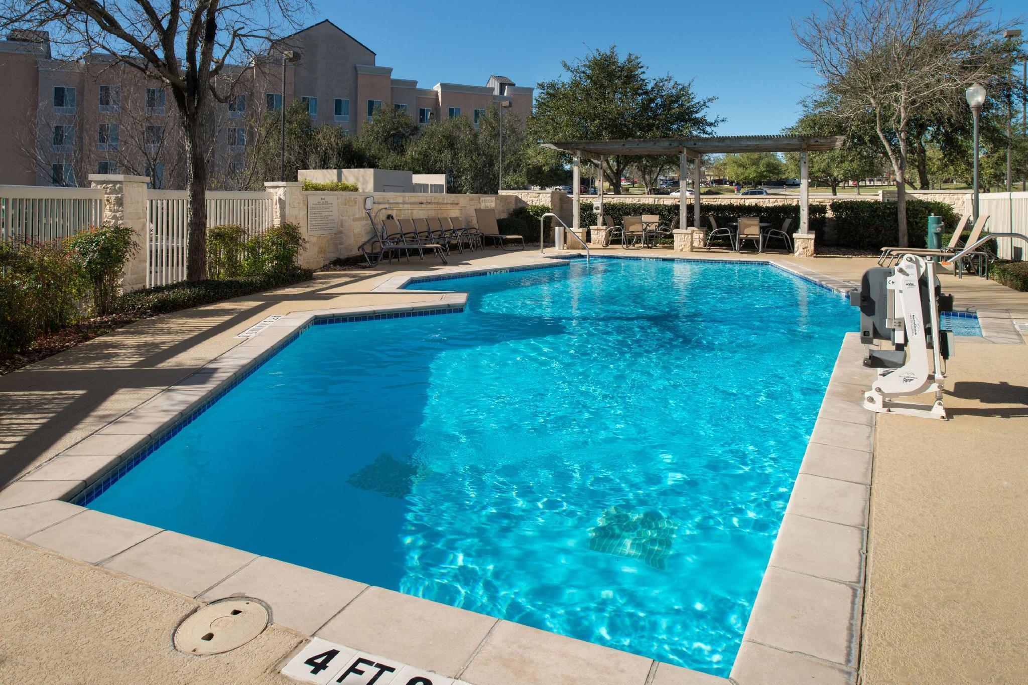 Hampton Inn And Suites Schertz Bagian luar foto