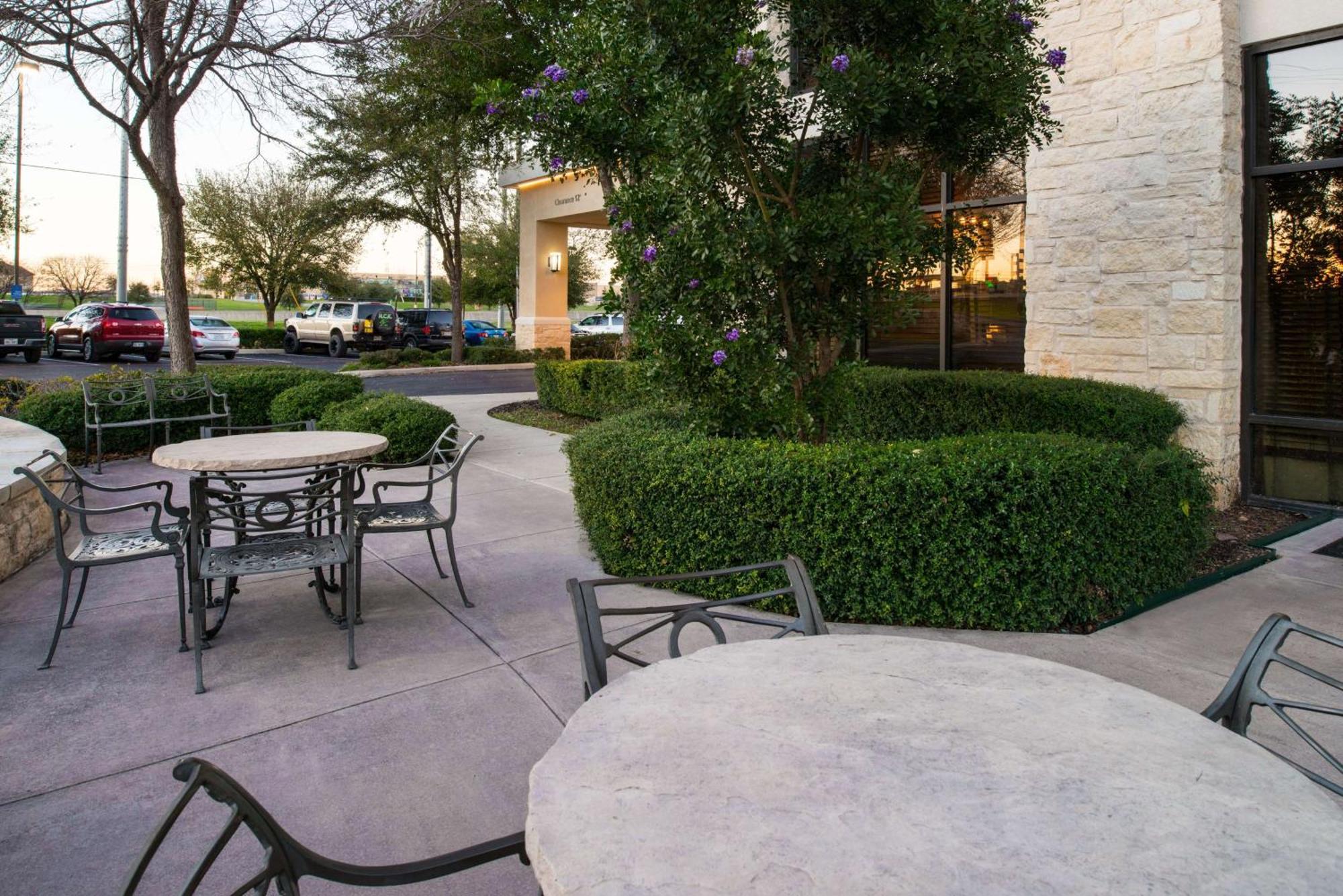 Hampton Inn And Suites Schertz Bagian luar foto